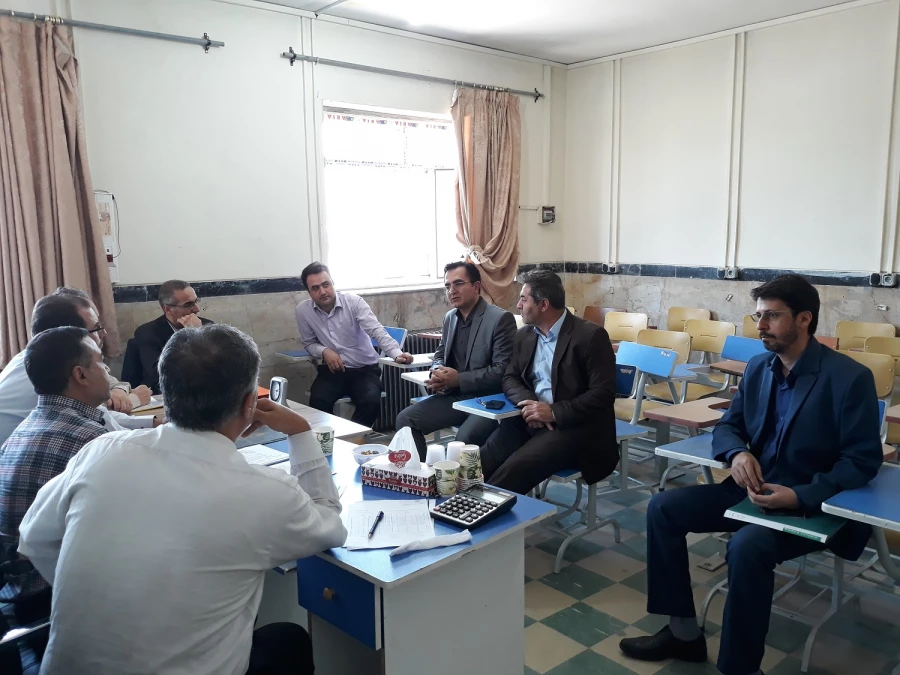 آقای باقر زاده معاون پژوهش،برنامه ریزی و نیروی انسانی آموزش وپرورش استان آذربایجان غربی در جریان مصاحبه معرفی شدگان آزمون سراسری

نهایت سعی و تلاش خود را جهت جلوگیری از تضییع حقوق مصاحبه شوندگان بکار گیرید 5