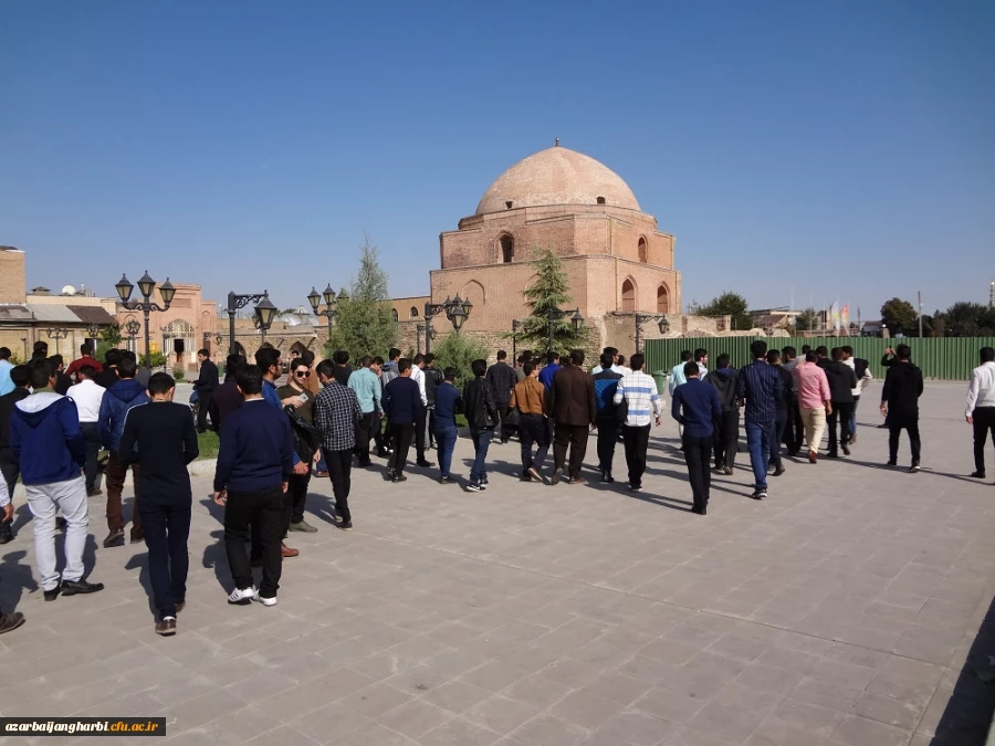 به همت امور فرهنگی پردیس شهید رجایی ارومیه

اردوی یک روزه ارومیه گردی برای دانشجویان برگزار شد
 7