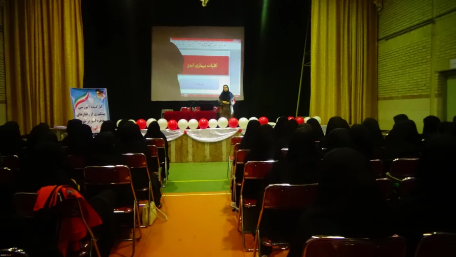 برگزاری کارگاههای آموزشی به مناسبت هفته سلامت روان در مرکز شهید مطهری خوی 6