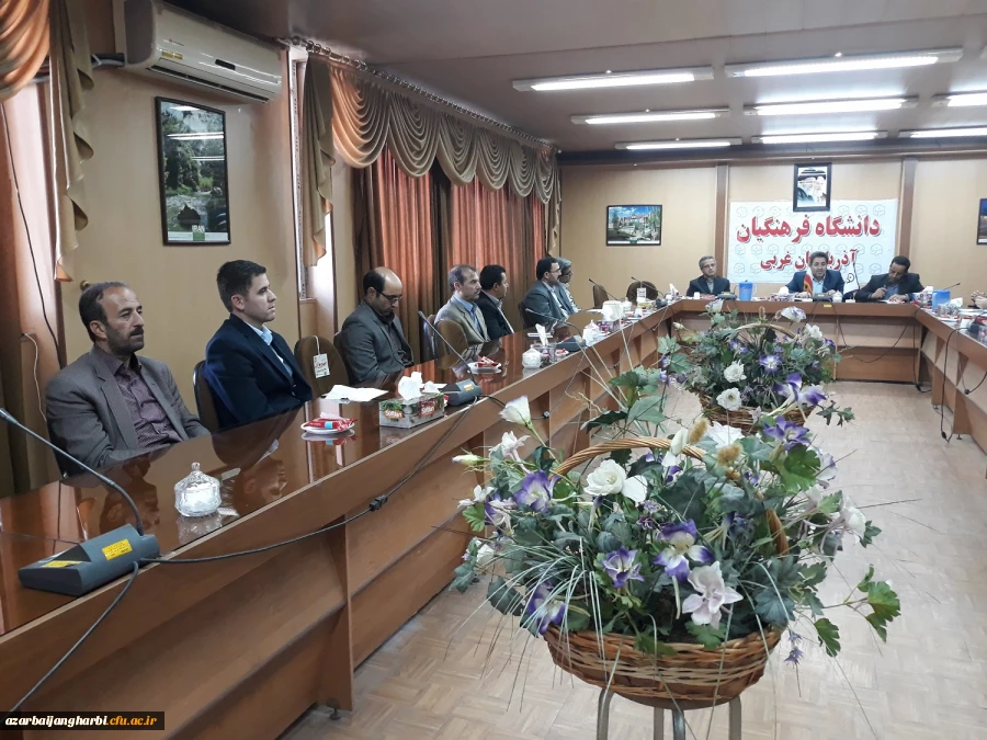 دکتر محمودلو در چهارمین شورای اداری پردیس شهید رجایی

فضای نشاط و امید در دانشجویان باید بیش از پیش گسترش یابد 2