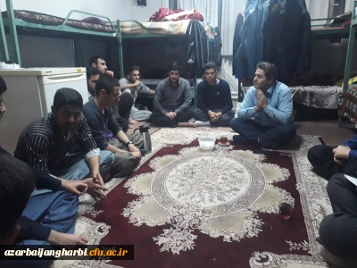 در سرای دانشجویی پردیس شهید رجایی ارومیه

گفتگوی صمیمی دکتر محمودلو سرپرست امور پردیس های آذربایجان غربی  با دانشجو معلمان