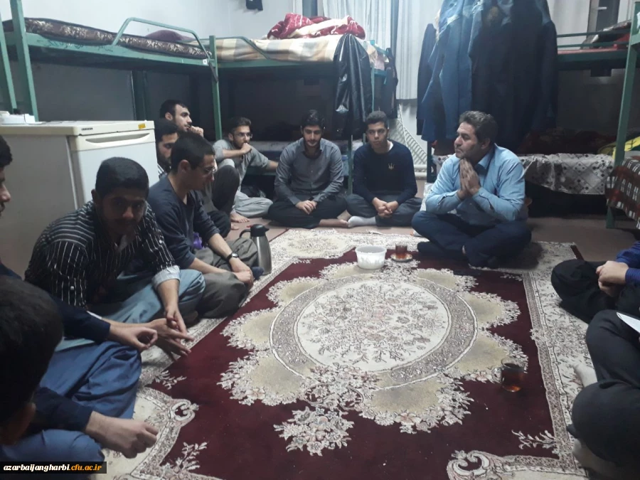 در سرای دانشجویی پردیس شهید رجایی ارومیه

گفتگوی صمیمی دکتر محمودلو سرپرست امور پردیس های آذربایجان غربی  با دانشجو معلمان