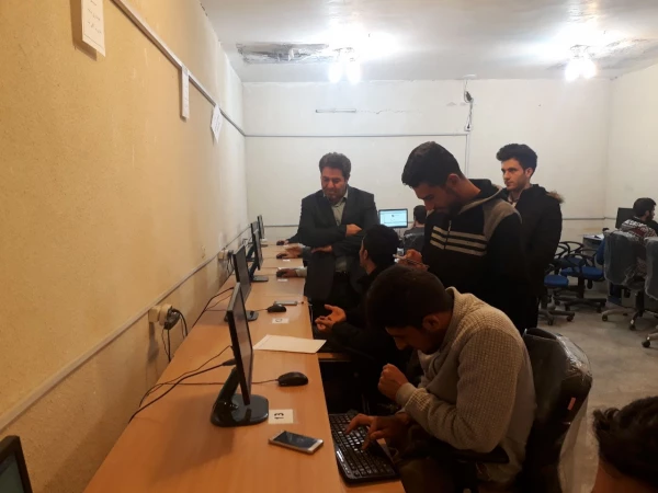 در سرای دانشجویی پردیس شهید رجایی ارومیه

گفتگوی صمیمی دکتر محمودلو سرپرست امور پردیس های آذربایجان غربی  با دانشجو معلمان 4