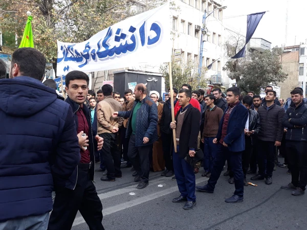 حضور گسترده اساتید، کارکنان و دانشجویان پردیسها و مراکز دانشگاه فرهنگیان استان در راهپیمایی ضد استکباری یوم الله 13 آبان 2