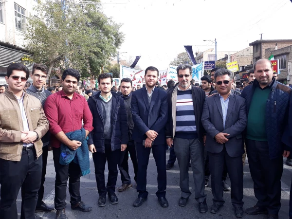 حضور گسترده اساتید، کارکنان و دانشجویان پردیسها و مراکز دانشگاه فرهنگیان استان در راهپیمایی ضد استکباری یوم الله 13 آبان 5