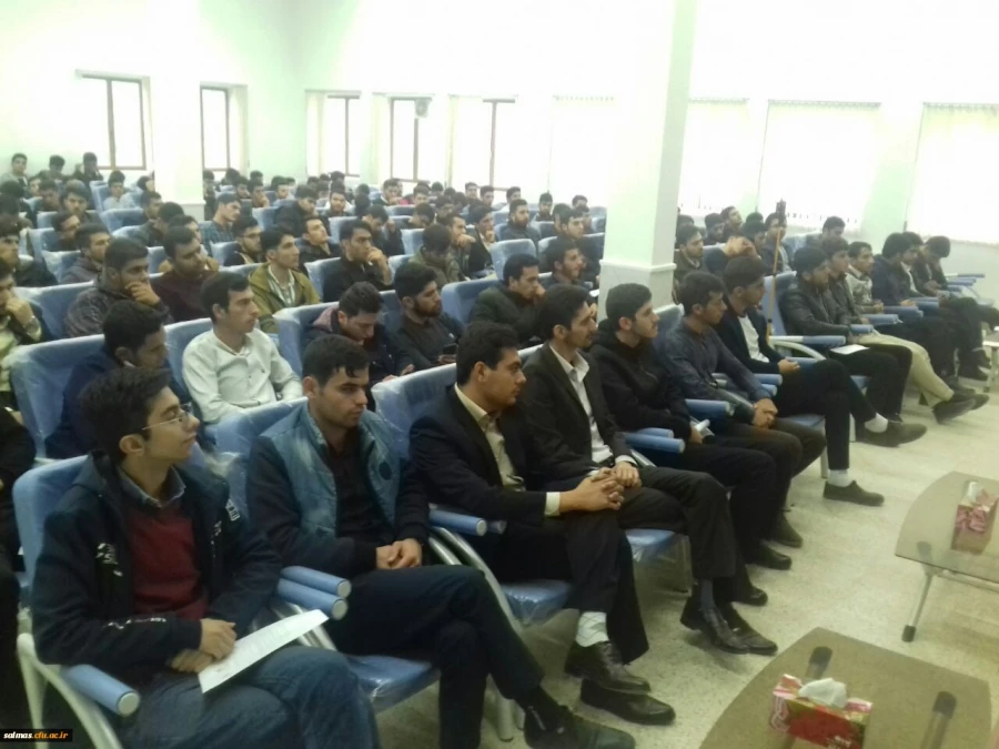 در مرکز امام خمینی (ره) سلماس

برگزاری اولین جلسه دوره ی نظام توحیدی در حکومت به مناسبت بزرگداشت 13 آبان 4