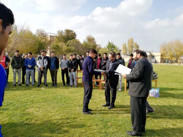 با حضور دکتر محمودلو سرپرست امور پردیس های استان آذربایجان غربی

مراسم اختتامیه مسابقات فوتبال دانشجو معلمان پردیس شهید رجایی ارومیه