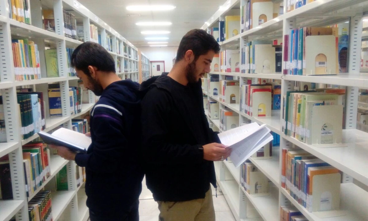 به مناسبت گرامیداشت هفته کتاب و کتابخوانی

بازدید دانشجویان از کتابخانه مرکزی ارومیه
 3