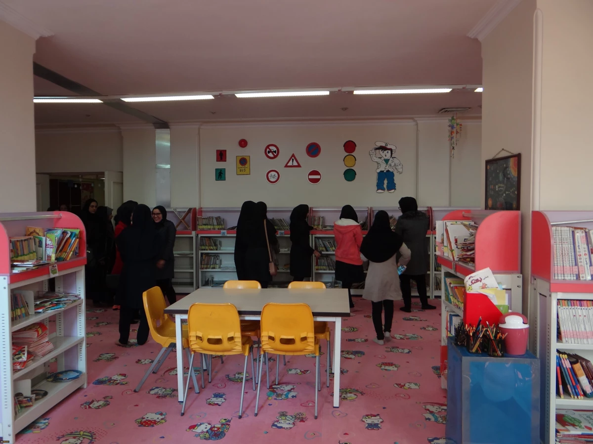 به مناسبت گرامیداشت هفته کتاب و کتابخوانی

بازدید دانشجویان پردیس های رجایی و علامه طباطبایی از کتابخانه مرکزی ارومیه 3