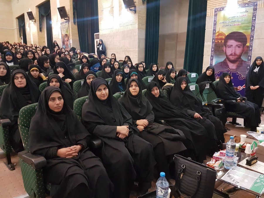 در سالروز تشکیل بسیج دانشجویی به فرمان حضرت امام خمینی (ره) و گرامیداشت هفته بسیج

مراسم شکوه هجرت در راستای تجلیل از گروه های جهادی برگزار شد 2