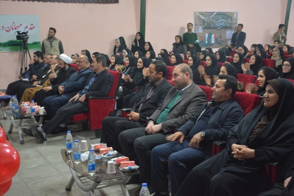 مراسم بزرگداشت روز دانشجو باحضور مسئولین استانی، مدیران، اساتید و  دانشجویان  پردیس های پسرانه و دخترانه در پردیس شهید رجایی ارومیه برگزار شد 9