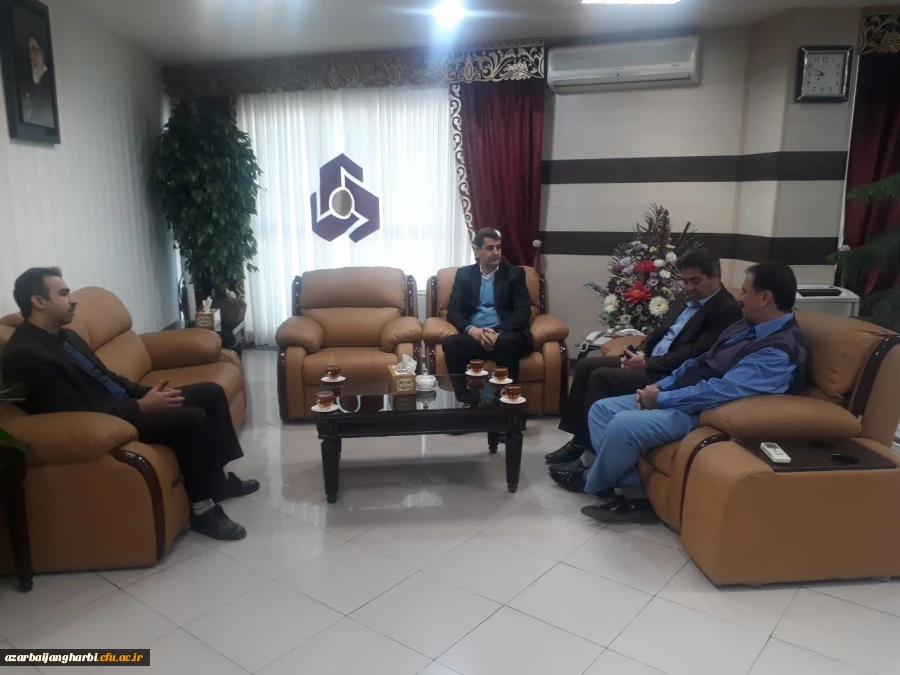 مدیر امور شعب بانک ملت استان آذربایجان غربی در دیدار با سرپرست امور پردیس های استان آذربایجان غربی:

فرهنگیان قشر فرهیخته ای هستند که دین بزرگی بر جامعه دارند