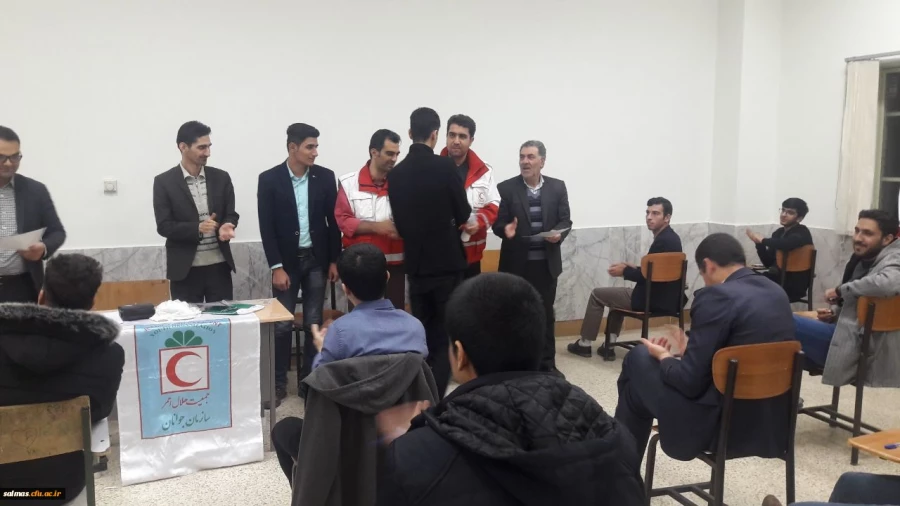 در مرکز امام خمینی (ره ) سلماس 

برگزاری آزمون دوره ۲۲ ساعته ی هلال احمر 4
