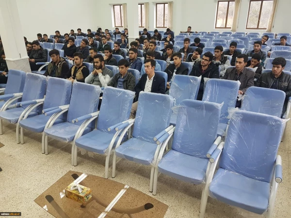 در مرکز امام خمینی (ره) سلماس

کلاس توجیهی آیین نامه های آموزشی دانشگاه فرهنگیان 3