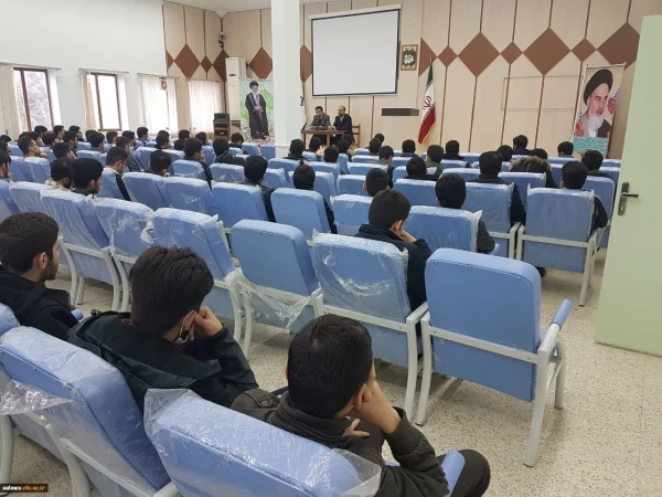 در مرکز امام خمینی (ره) سلماس

کلاس توجیهی آیین نامه های آموزشی دانشگاه فرهنگیان