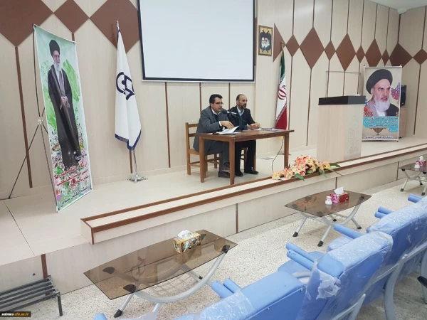 در مرکز امام خمینی (ره) سلماس

کلاس توجیهی آیین نامه های آموزشی دانشگاه فرهنگیان 5