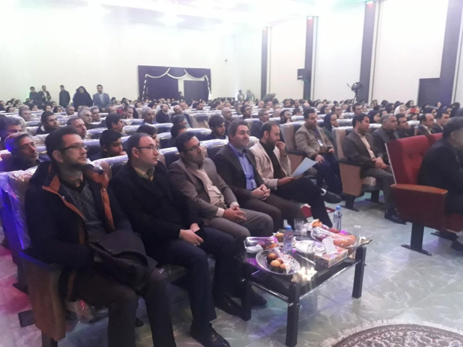 سرپرست معاونت سیاسی امنیتی و اجتماعی استاندار آذربایجان غربی گفت:

پژوهش سنگ بنای توسعه است 4