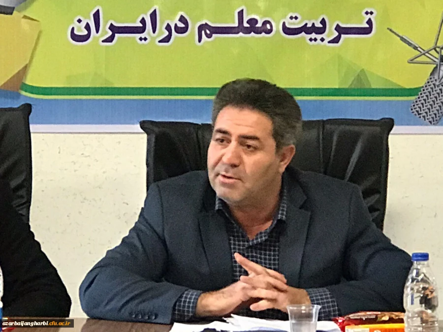 به مناسبت  بزرگداشت یکصدمین سالگرد تاسیس تربیت معلم در کشور

نشست خبری مدیر امور پردیس های استانی دانشگاه فرهنگیان آذربایجان غربی  با اصحاب رسانه 2