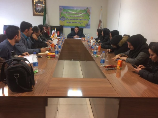 به مناسبت  بزرگداشت یکصدمین سالگرد تاسیس تربیت معلم در کشور

نشست خبری مدیر امور پردیس های استانی دانشگاه فرهنگیان آذربایجان غربی  با اصحاب رسانه