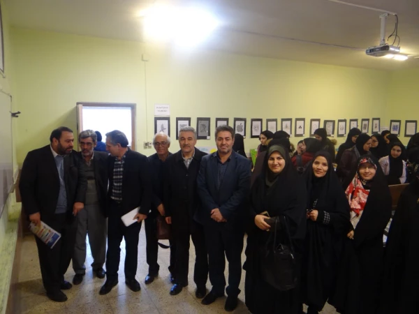 برگزاری نمایشگاه دست سازه های کمک آموزشی به مناسبت هفته پژوهش در پردیس علامه طباطبایی ارومیه 2