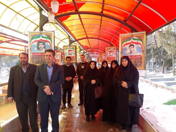 شرکت  مدیریت ،اساتید و کارکنان دانشگاه فرهنگیان استان در مراسم گرامیداشت قیام مردم قهرمان ارومیه در دوم بهمن ماه 57 3