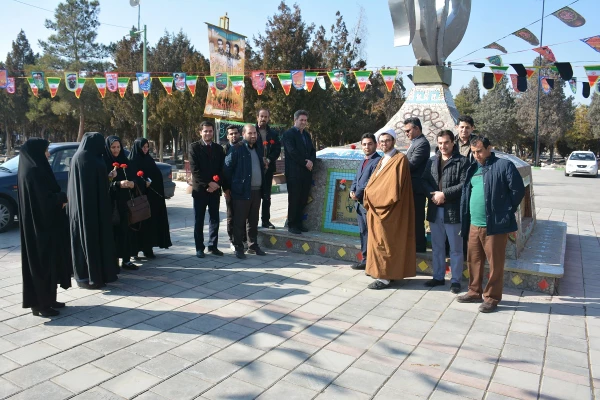 با حضور مسئولان،اساتید و کارکنان دانشگاه فرهنگیان استان آذربایجان غربی

آئین غبارروبی و عطرافشانی قبور مطهر شهدای ارومیه برگزار شد