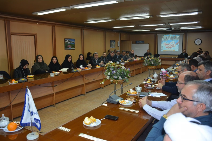با حضور اساتید و کارکنان پردیس های دانشگاه فرهنگیان استان

مراسم گرامیداشت چهلمین بهار انقلاب شکوهمند اسلامی برگزار شد 4
