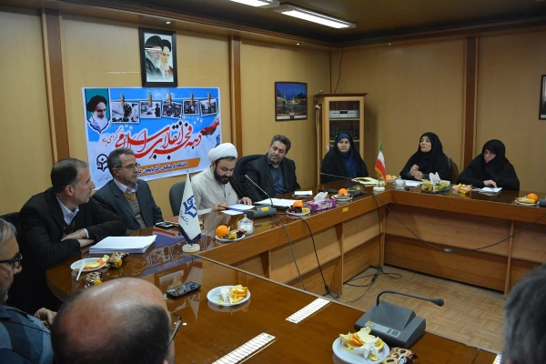 با حضور اساتید و کارکنان پردیس های دانشگاه فرهنگیان استان

مراسم گرامیداشت چهلمین بهار انقلاب شکوهمند اسلامی برگزار شد 5