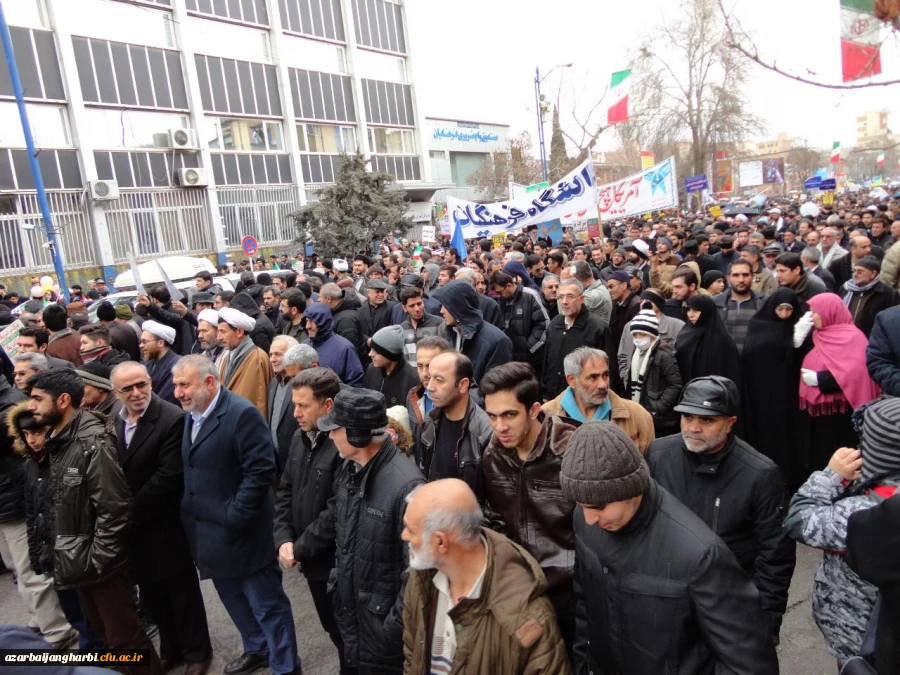 شرکت گسترده مسئولین، اساتید و کارکنان دانشگاه فرهنگیان استان آذربایجان غربی در راهپیمایی 22 بهمن سال 97 2