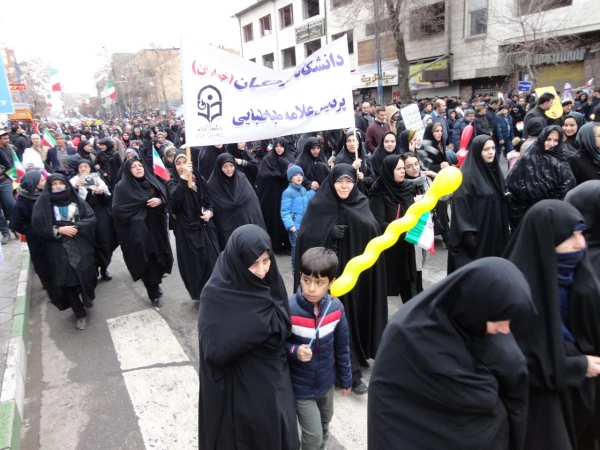 شرکت گسترده مسئولین، اساتید و کارکنان دانشگاه فرهنگیان استان آذربایجان غربی در راهپیمایی 22 بهمن سال 97 3