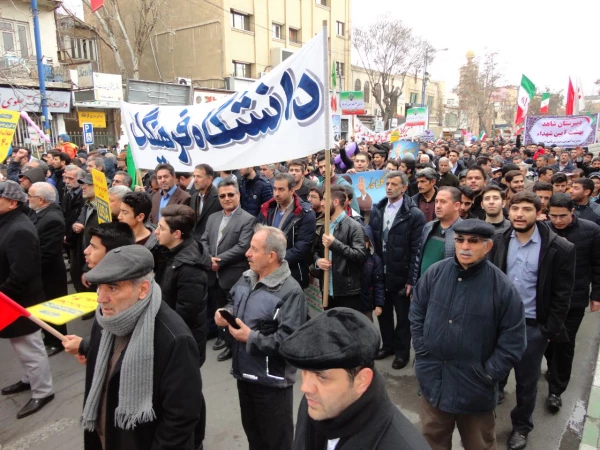 شرکت گسترده مسئولین، اساتید و کارکنان دانشگاه فرهنگیان استان آذربایجان غربی در راهپیمایی 22 بهمن سال 97 4