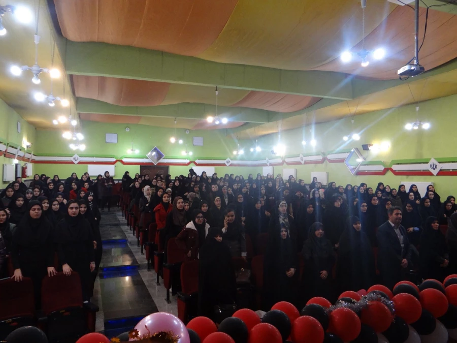 با حضور دکتر محمودلو سرپرست امور پردیس های استان و دکتر پایز سرپرست پردیس علامه طباطبایی ارومیه

برگزاری مراسم ولادت حضرت فاطمه الزهراء (س) و روز گرامیداشت مقام زن در پردیس علامه طباطبایی  5