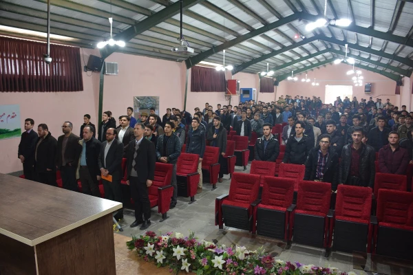 نشست صمیمی مسئولین هسته گزینش استان با دانشجو معلمان پردیس شهید رجایی برگزار شد 3