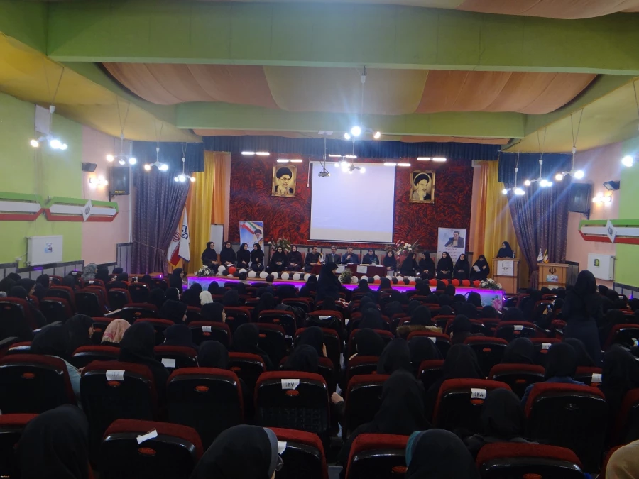 جلسه پرسش و پاسخ دانشجومعلمان و مسئولین پردیس علامه طباطبایی ارومیه با حضور دکتر محمودلو سرپرست امور پردیس های استان آذربایجان غربی و دکتر پایز سرپرست پردیس علامه طباطبایی ارومیه برگزار گردید