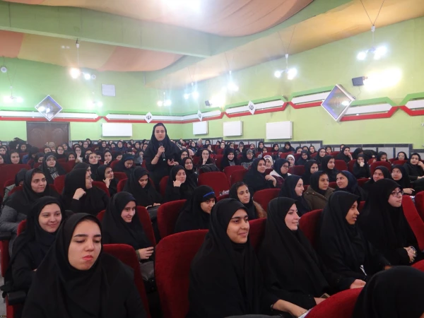 جلسه پرسش و پاسخ دانشجومعلمان و مسئولین پردیس علامه طباطبایی ارومیه با حضور دکتر محمودلو سرپرست امور پردیس های استان آذربایجان غربی و دکتر پایز سرپرست پردیس علامه طباطبایی ارومیه برگزار گردید 4