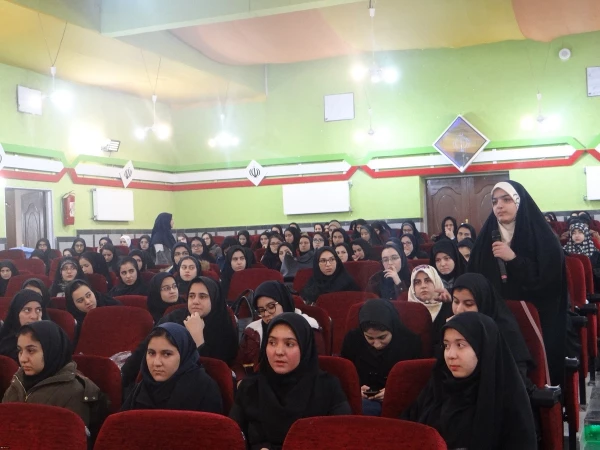 جلسه پرسش و پاسخ دانشجومعلمان و مسئولین پردیس علامه طباطبایی ارومیه با حضور دکتر محمودلو سرپرست امور پردیس های استان آذربایجان غربی و دکتر پایز سرپرست پردیس علامه طباطبایی ارومیه برگزار گردید 5