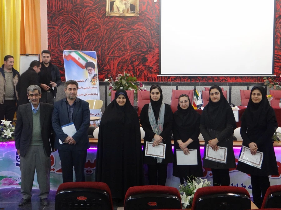 جلسه پرسش و پاسخ دانشجومعلمان و مسئولین پردیس علامه طباطبایی ارومیه با حضور دکتر محمودلو سرپرست امور پردیس های استان آذربایجان غربی و دکتر پایز سرپرست پردیس علامه طباطبایی ارومیه برگزار گردید 7