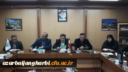 دکتر دلقندی مشاور اجرایی دانشگاه در نشست صمیمی با اساتید و کارکنان آذربایجان غربی:
 باید سیره و منش شهدای گرانقدر سرمشق ما قرار گیرند و ما باید با زدودن پلیدی ها از دل، راه به محضر حق تعالی باز کنیم