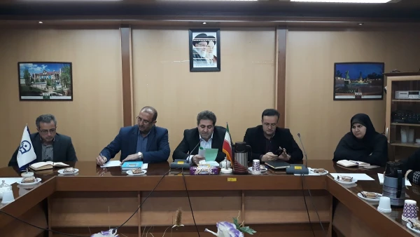 دکتر دلقندی مشاور اجرایی دانشگاه در نشست صمیمی با اساتید و کارکنان آذربایجان غربی:
 باید سیره و منش شهدای گرانقدر سرمشق ما قرار گیرند و ما باید با زدودن پلیدی ها از دل، راه به محضر حق تعالی باز کنیم