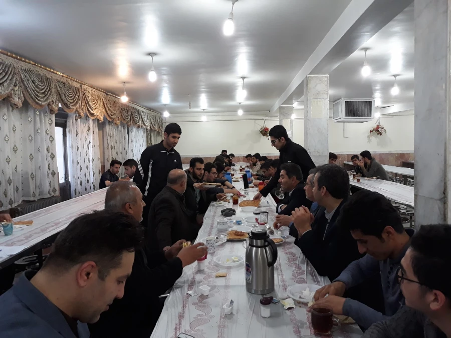 در دیدار با مدیریت و  دانشجویان پردیس شهید رجایی ارومیه

حاج نادر قاضی پور نماینده محترم ارومیه : همه ما مصصم به حمایتهای همه جانبه از دانشگاه فرهنگیان هستیم . 3