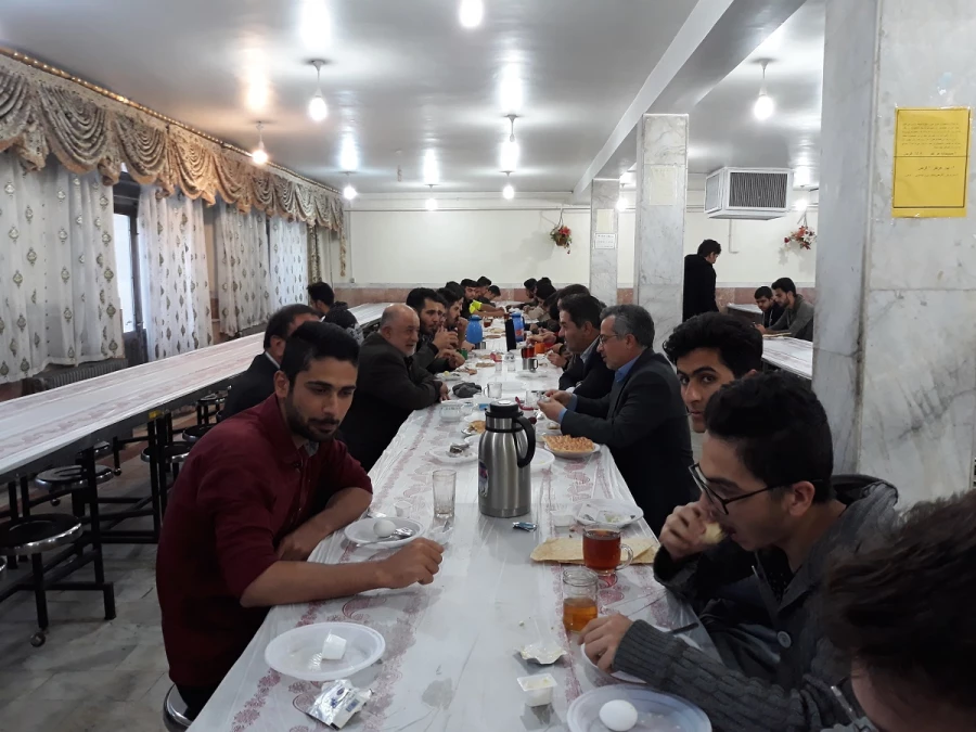 در دیدار با مدیریت و  دانشجویان پردیس شهید رجایی ارومیه

حاج نادر قاضی پور نماینده محترم ارومیه : همه ما مصصم به حمایتهای همه جانبه از دانشگاه فرهنگیان هستیم . 4