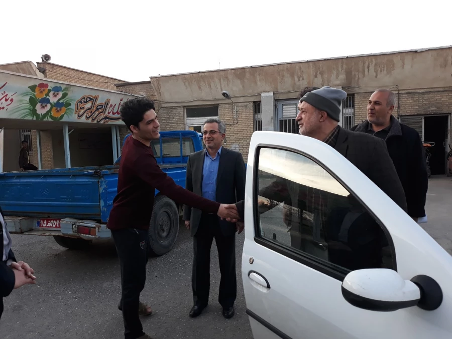 در دیدار با مدیریت و  دانشجویان پردیس شهید رجایی ارومیه

حاج نادر قاضی پور نماینده محترم ارومیه : همه ما مصصم به حمایتهای همه جانبه از دانشگاه فرهنگیان هستیم . 6