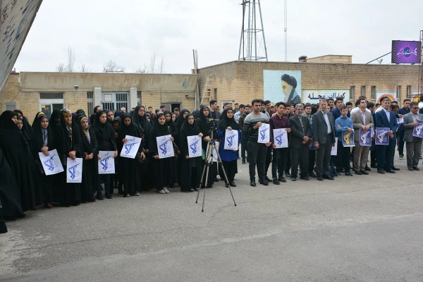 دانشجویان، اساتید وکارکنان دانشگاه فرهنگیان آذربایجان غربی در تجمع اعتراضی خود اقدام نابخردانه و وقیحانه آمریکا را در اعلام نام سپاه پاسداران انقلاب اسلامی در ردیف گروه های تروریستی محکوم نمودند  5
