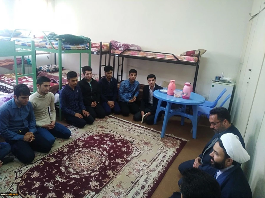 گزارش تصویری

حضور حجت الاسلام و المسلمین دکتر بیگی مسئول نهاد رهبری دانشگاه فرهنگیان استان در مرکز امام خمینی(ره) سلماس 3