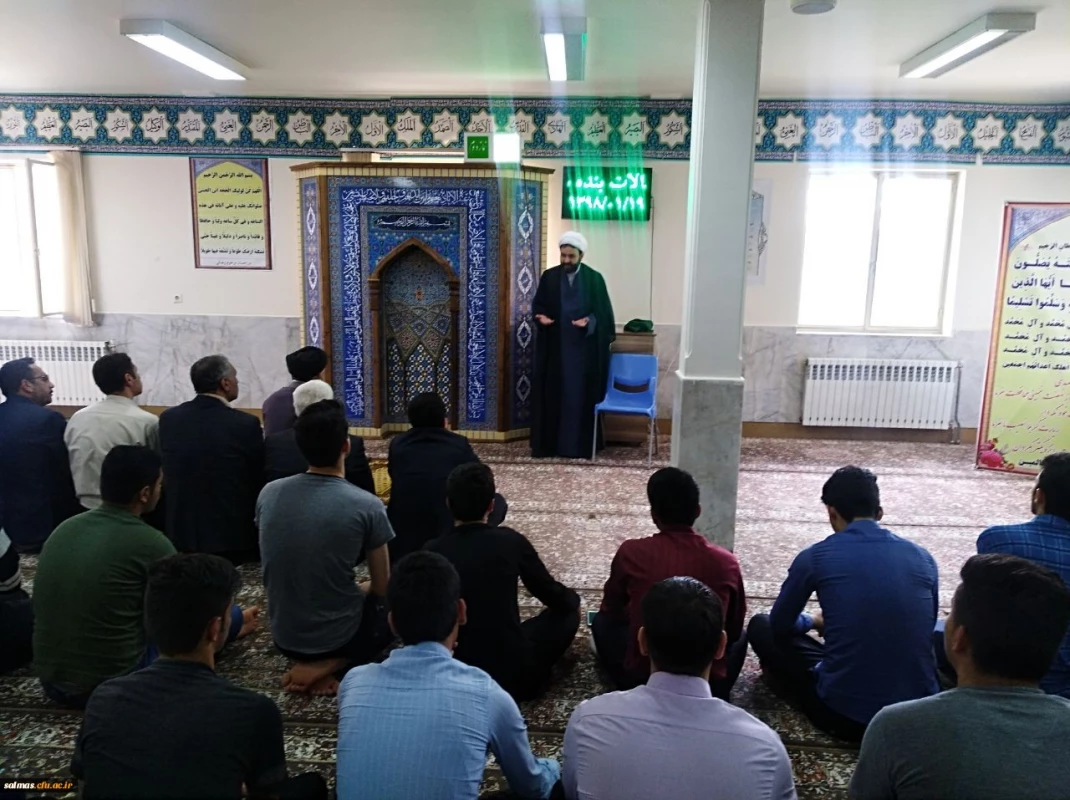 گزارش تصویری

حضور حجت الاسلام و المسلمین دکتر بیگی مسئول نهاد رهبری دانشگاه فرهنگیان استان در مرکز امام خمینی(ره) سلماس 5