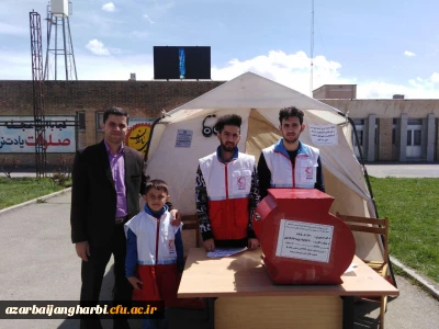 برپایی پایگاه جمع آوری کمک های نقدی و غیرنقدی دانشجویان پردیس شهید رجایی برای هموطنان استان های سیل زده