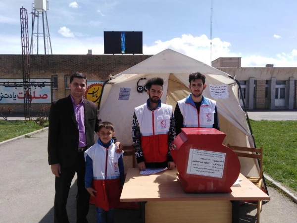 برپایی پایگاه جمع آوری کمک های نقدی و غیرنقدی دانشجویان پردیس شهید رجایی برای هموطنان استان های سیل زده 2