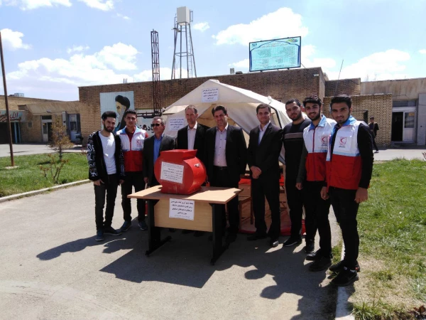 برپایی پایگاه جمع آوری کمک های نقدی و غیرنقدی دانشجویان پردیس شهید رجایی برای هموطنان استان های سیل زده