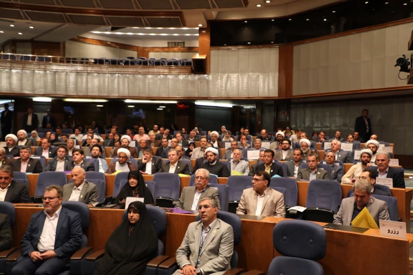 رییس دانشگاه فرهنگیان در نکوداشت یکصد سالگی تربیت معلم:

نکوداشت تربیت معلم تکریم آموزش و پرورش است
 3