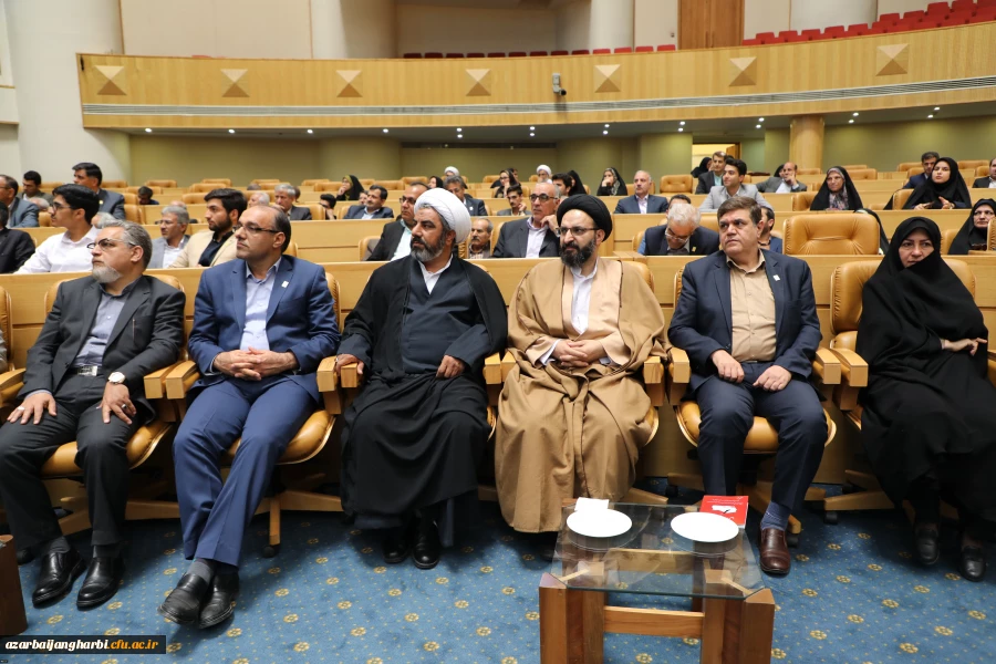 با حضور رییس جمهور و وزیر آموزش و پرورش انجام شد:

رونمایی از 6 عنوان کتاب تربیت معلم در مراسم اختتامیه نکوداشت یکصد سال تربیت معلم در ایران
 6